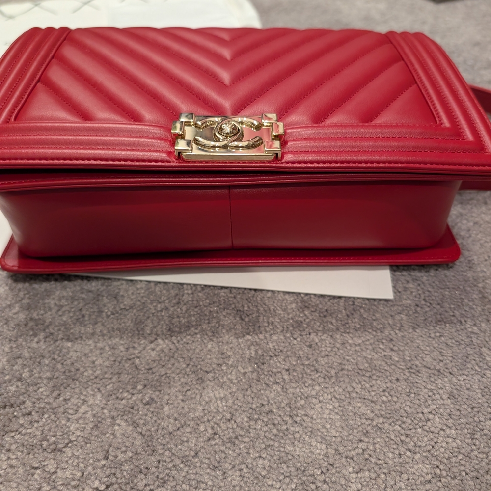 Authentic 100% Chanel Red Quilted Leather Shoulder Bag Medium Boy bag - Picture 10 of 13